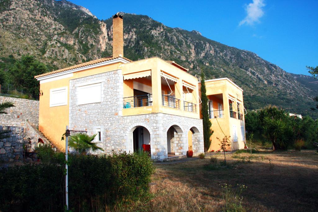 Sea And Mountain View Villa Kalamata Bagian luar foto